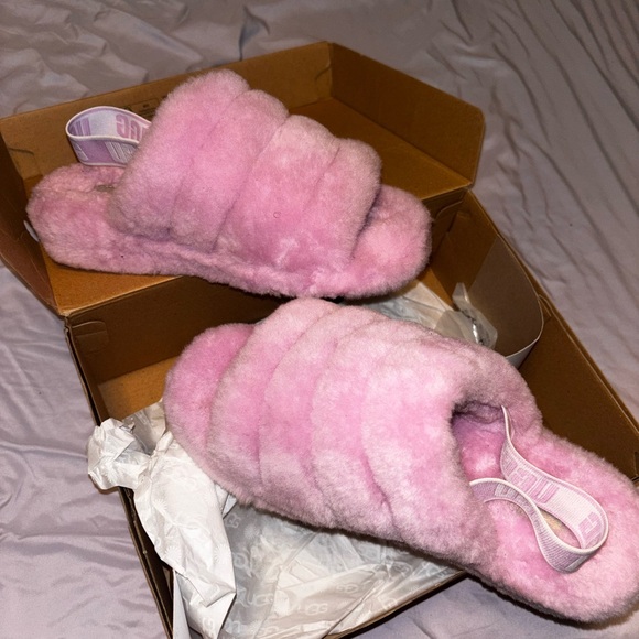 UGG Soft Pink Fluffy Slides - Picture 1 of 3